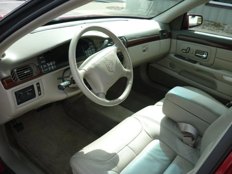 Used 1999 Cadillac De Ville Sedan w/ Comfort/Convenience Pkg image 9