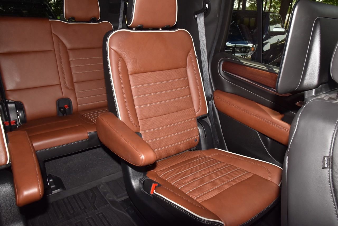 Used 2023 GMC Yukon Denali Ultimate w/ LPO, Floor Liner Package AWD/4WD image 23
