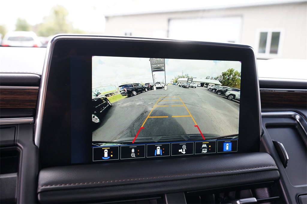 Used 2023 Chevrolet Suburban High Country image 29