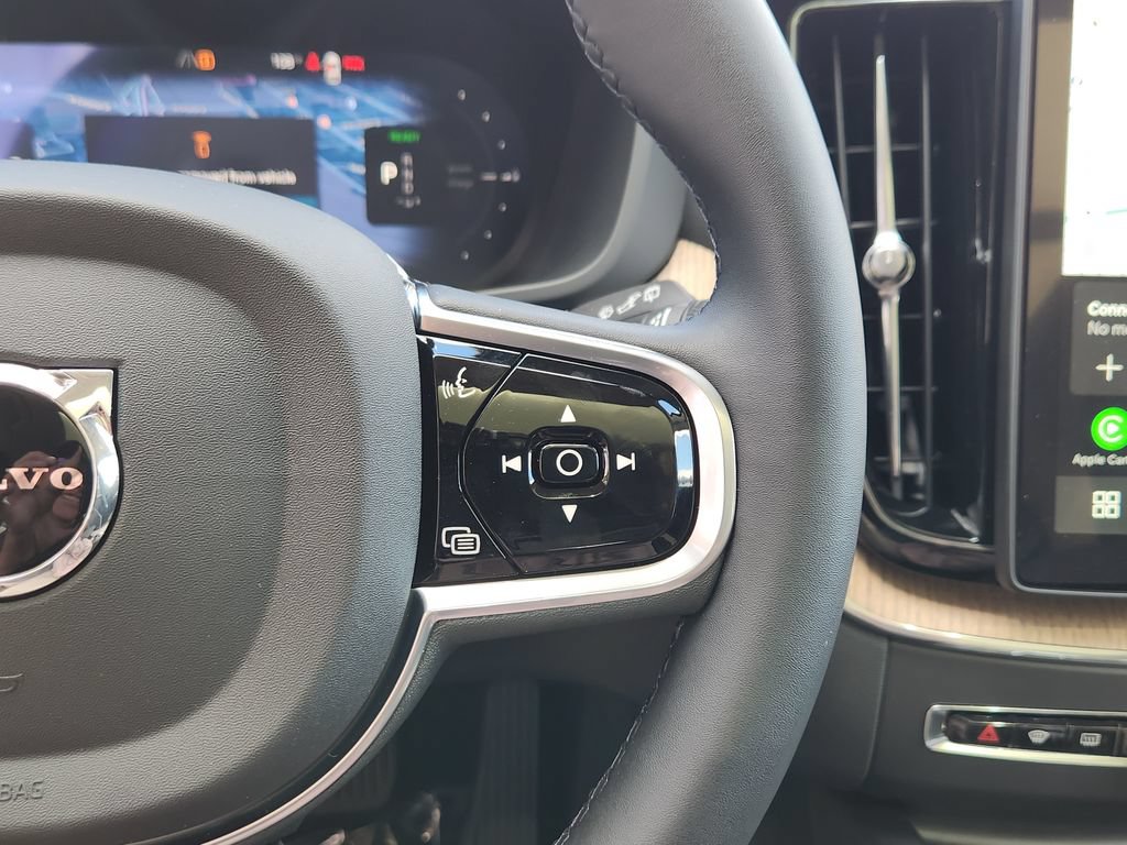 New 2026 Volvo XC60 T8 Plus w/ Climate Package AWD/4WD image 18