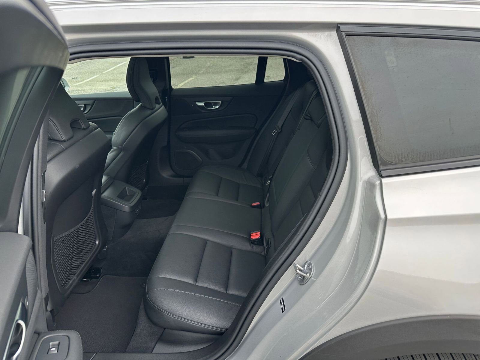 Used 2025 Volvo V60 B5 Cross Country Plus image 24