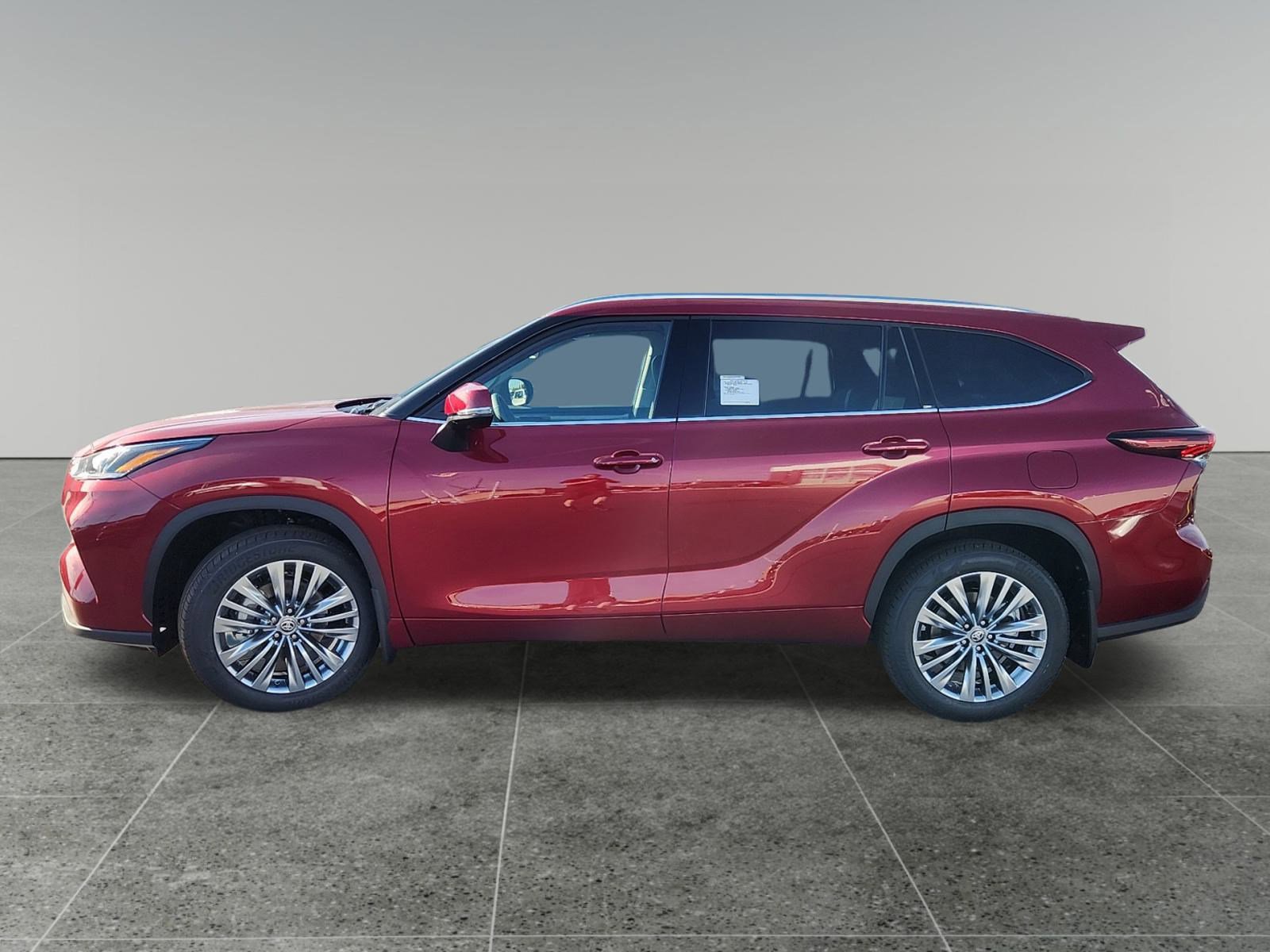 New 2025 Toyota Highlander Limited image 4