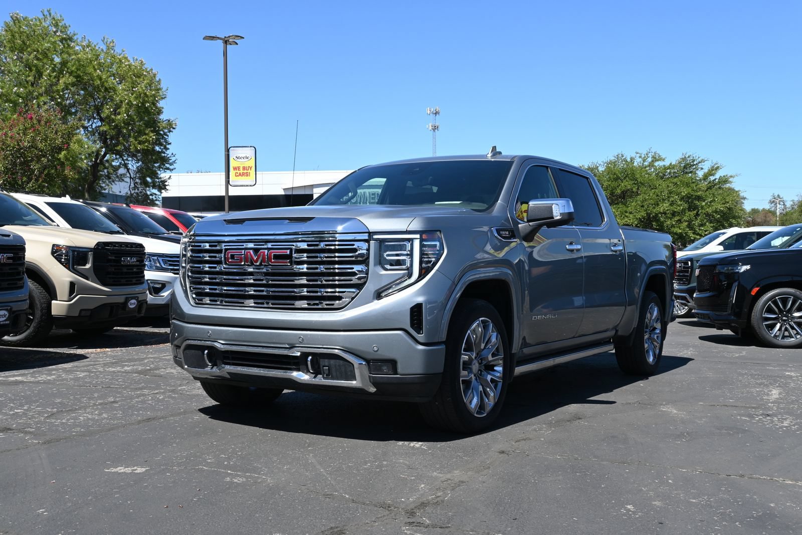Used 2025 GMC Sierra 1500 Denali AWD/4WD image 1