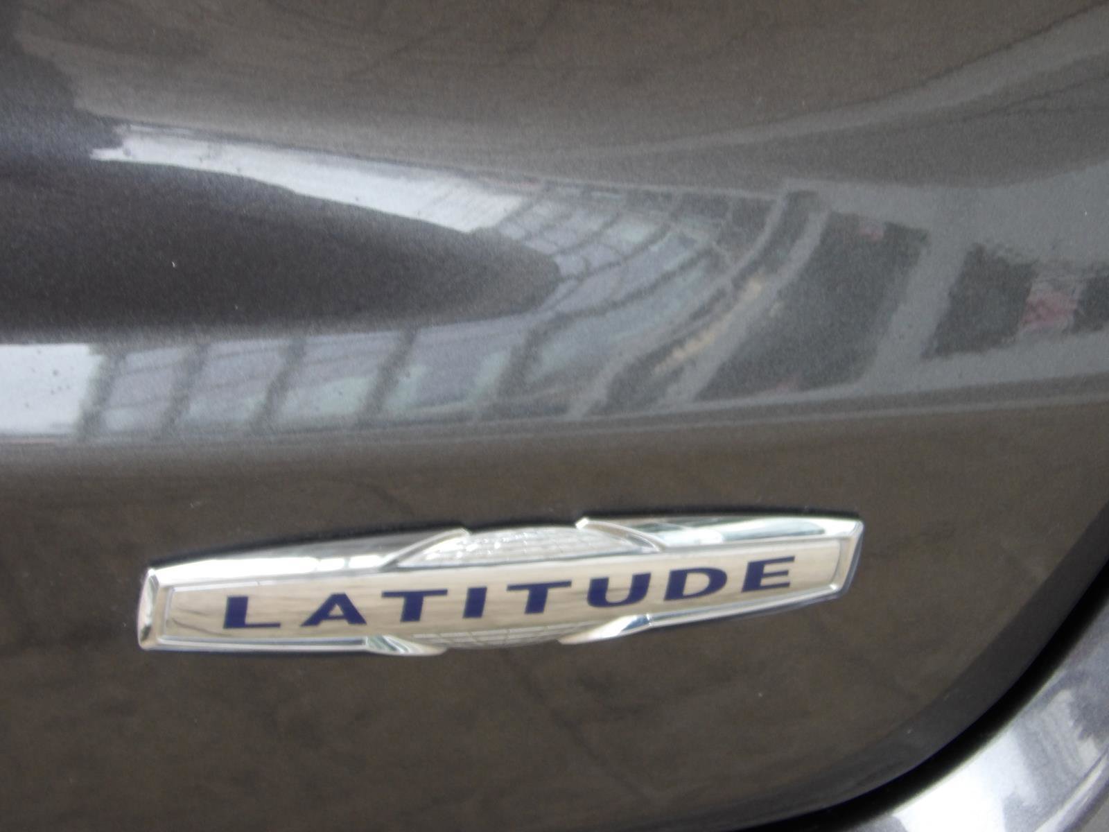 Used 2022 Jeep Compass Latitude w/ Convenience Group image 9