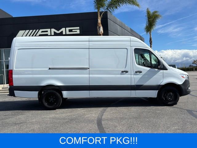 Used 2025 Mercedes-Benz Sprinter 3500 image 2