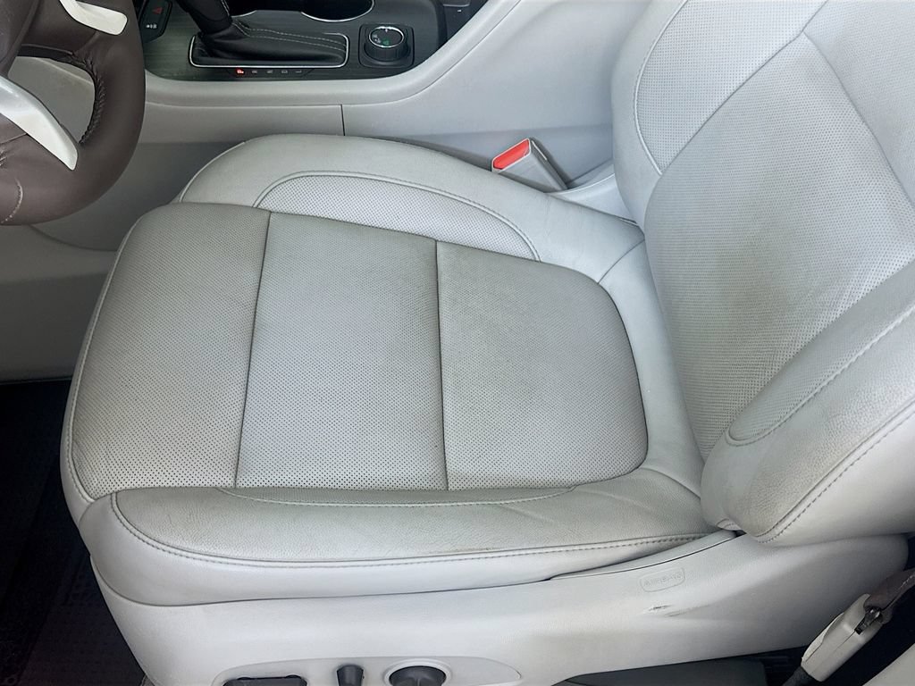 Used 2017 GMC Acadia SLT FWD image 19