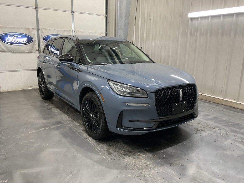 Used 2025 Lincoln Corsair FWD w/ Equipment Group 101A image 1