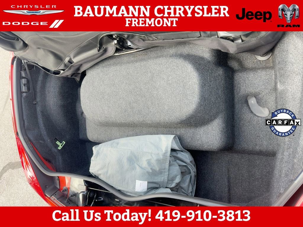 Used 2008 Pontiac Solstice Convertible w/ Premium Package image 10