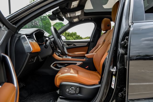 Used 2026 Jaguar F-PACE R-Dynamic S AWD/4WD image 3