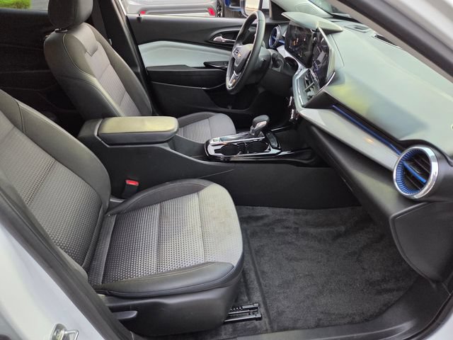 Certified 2025 Chevrolet Trax LT w/ Driver Confidence Package FWD image 15