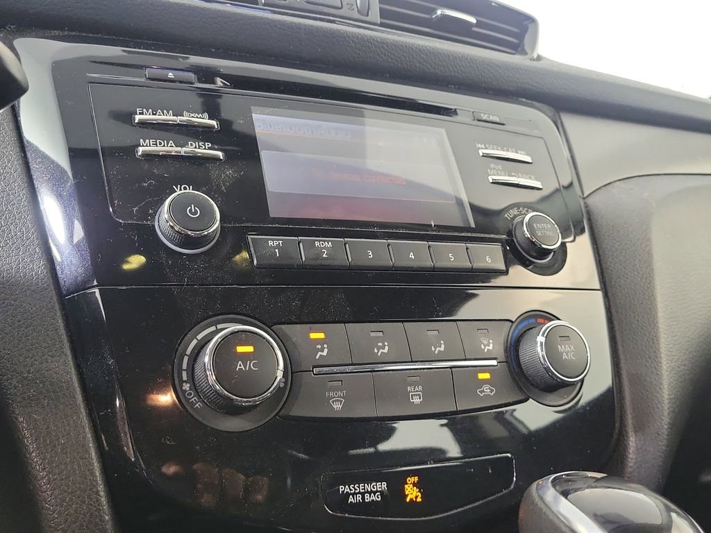 Used 2017 Nissan Rogue Sport S w/ S Appearance Package FWD image 19