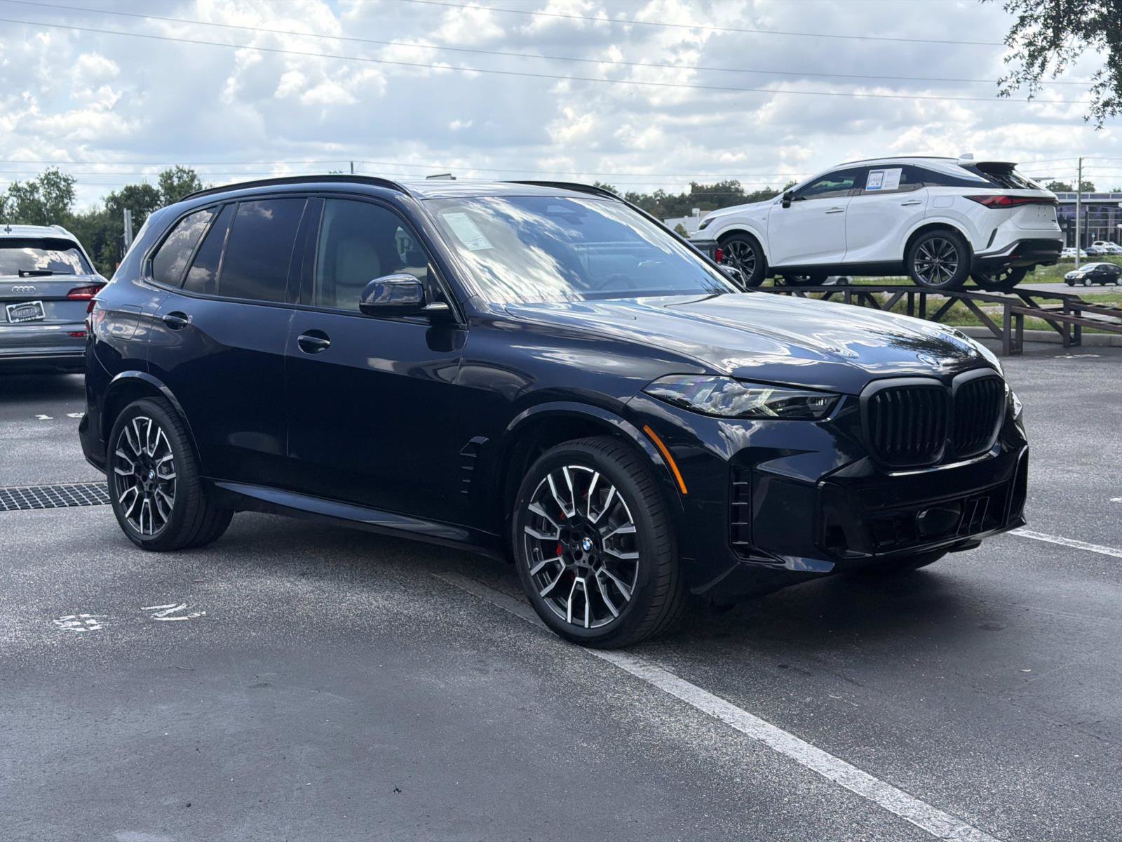 New 2026 BMW X5 xDrive40i w/ M Sport Package AWD/4WD image 2