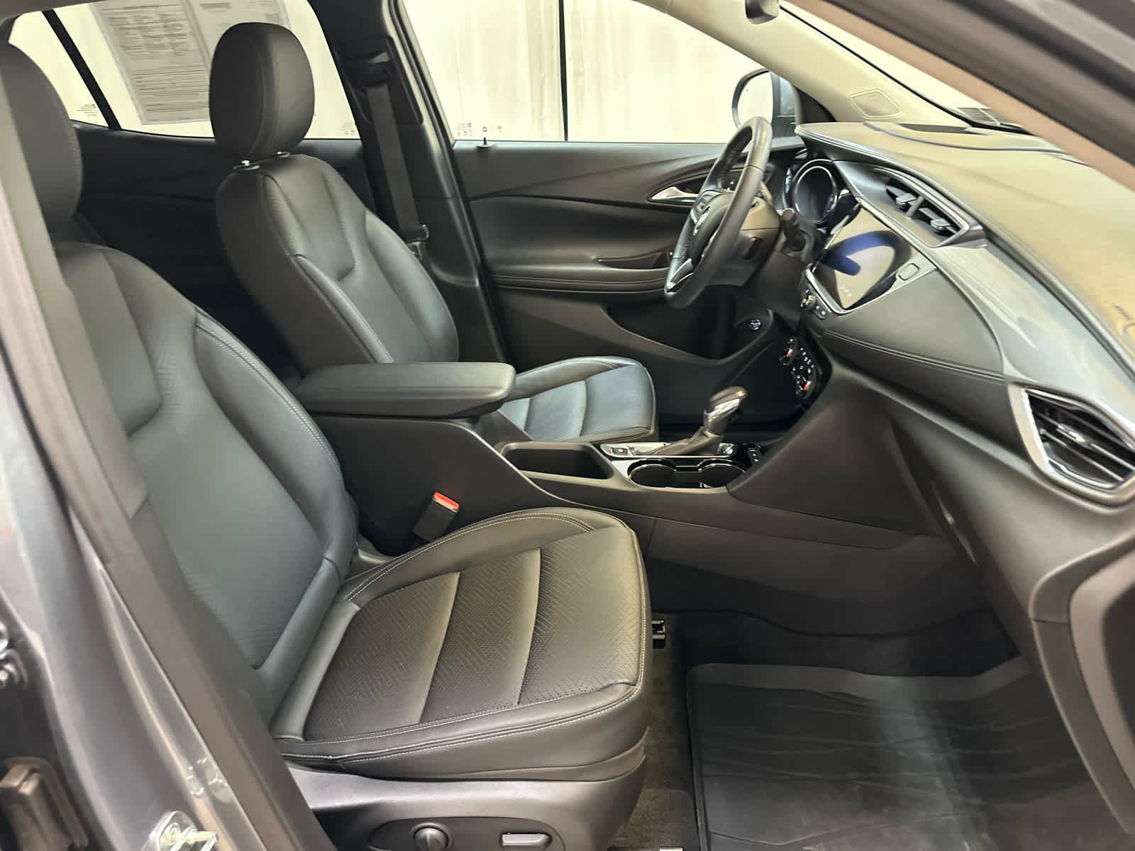 Certified 2021 Buick Encore GX Essence w/ Advanced Technology Package image 11