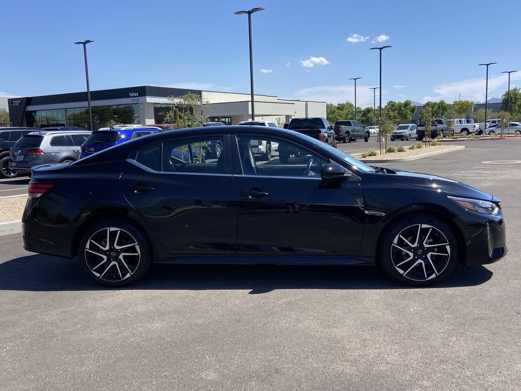 Used 2025 Nissan Sentra SR FWD image 2
