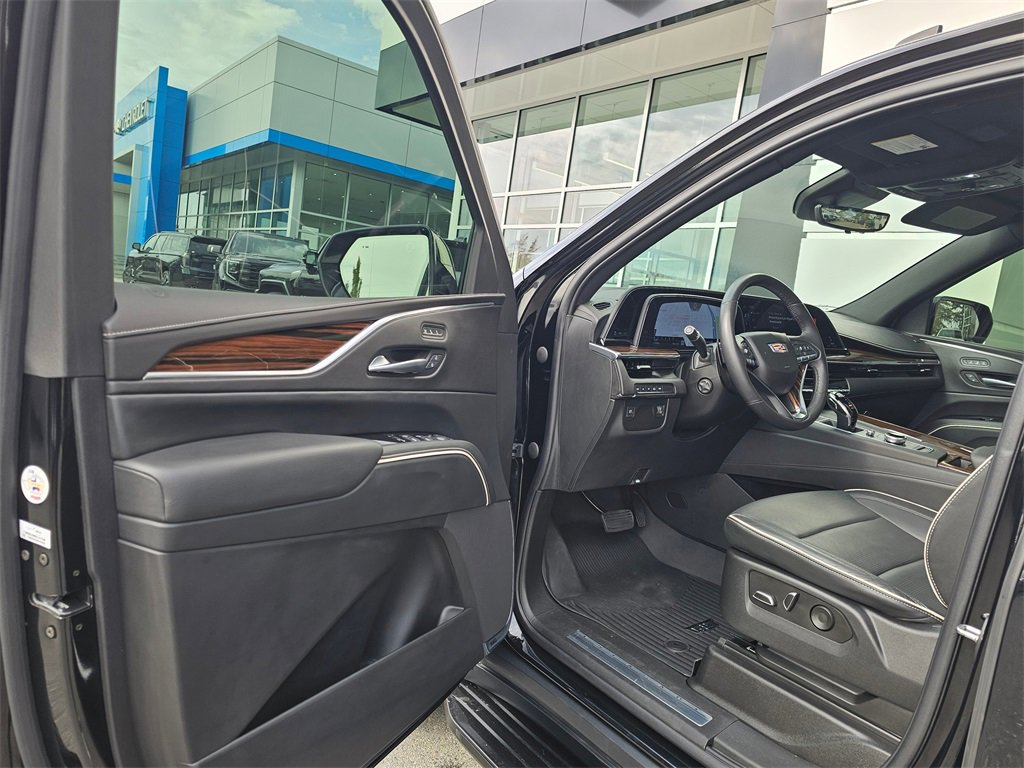 Used 2023 Cadillac Escalade Premium Luxury image 22