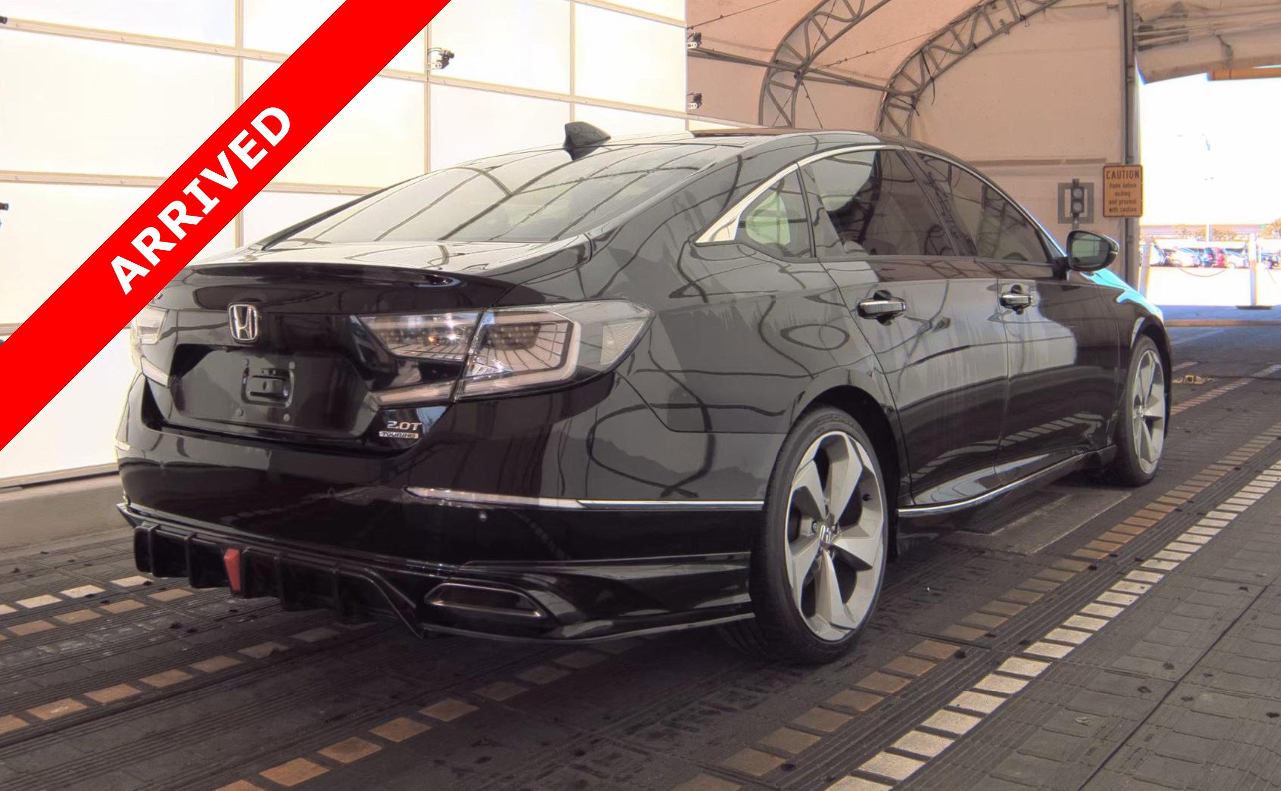 Used 2020 Honda Accord Touring image 3