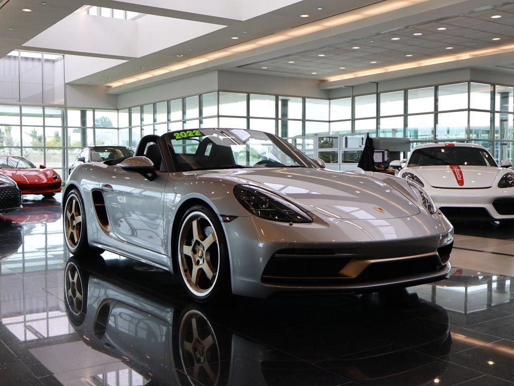 Used 2022 Porsche 718 Boxster RWD image 3