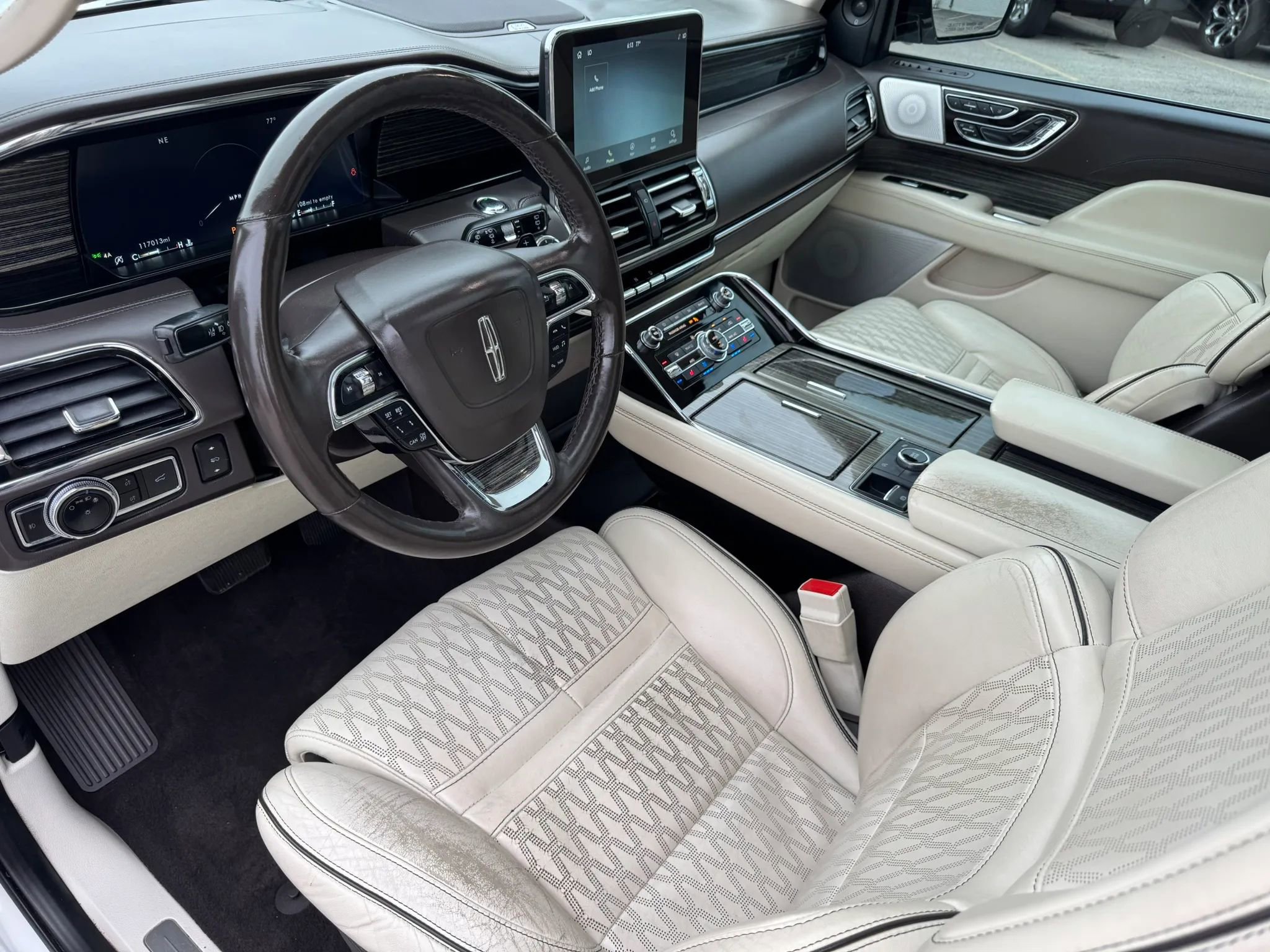 Used 2021 Lincoln Navigator L Black Label w/ Special Edition Package AWD/4WD image 11