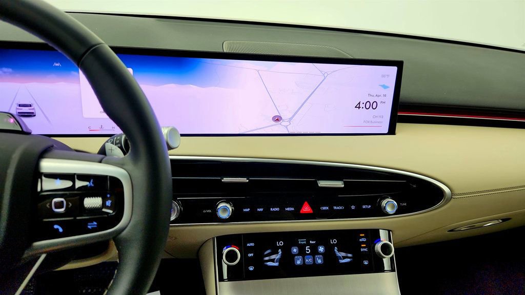 Used 2026 Genesis GV70 2.5T Select image 18