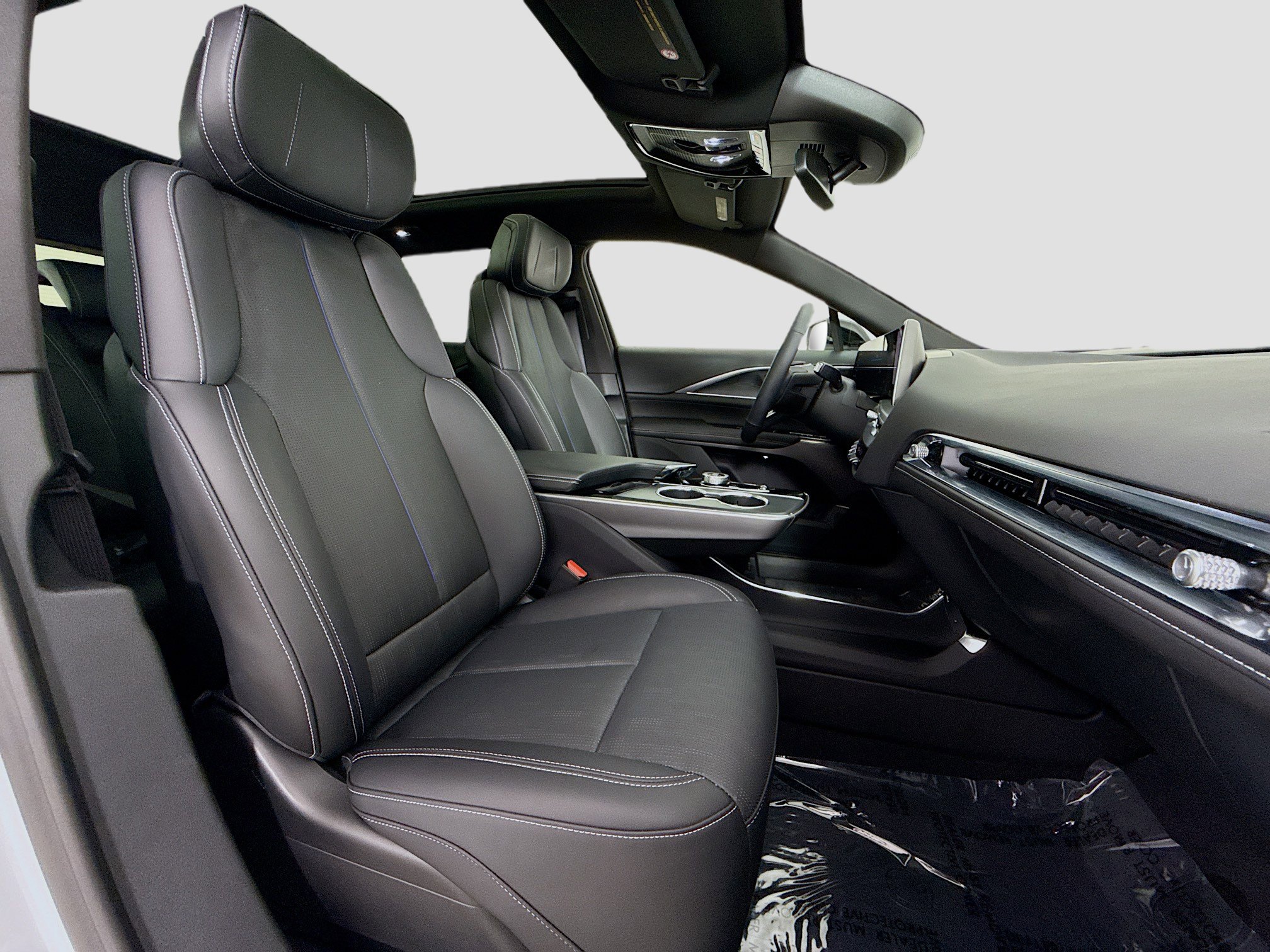 Used 2025 Cadillac Lyriq Sport image 30