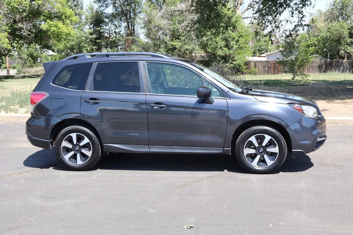 Used 2017 Subaru Forester 2.5i Limited AWD/4WD image 3
