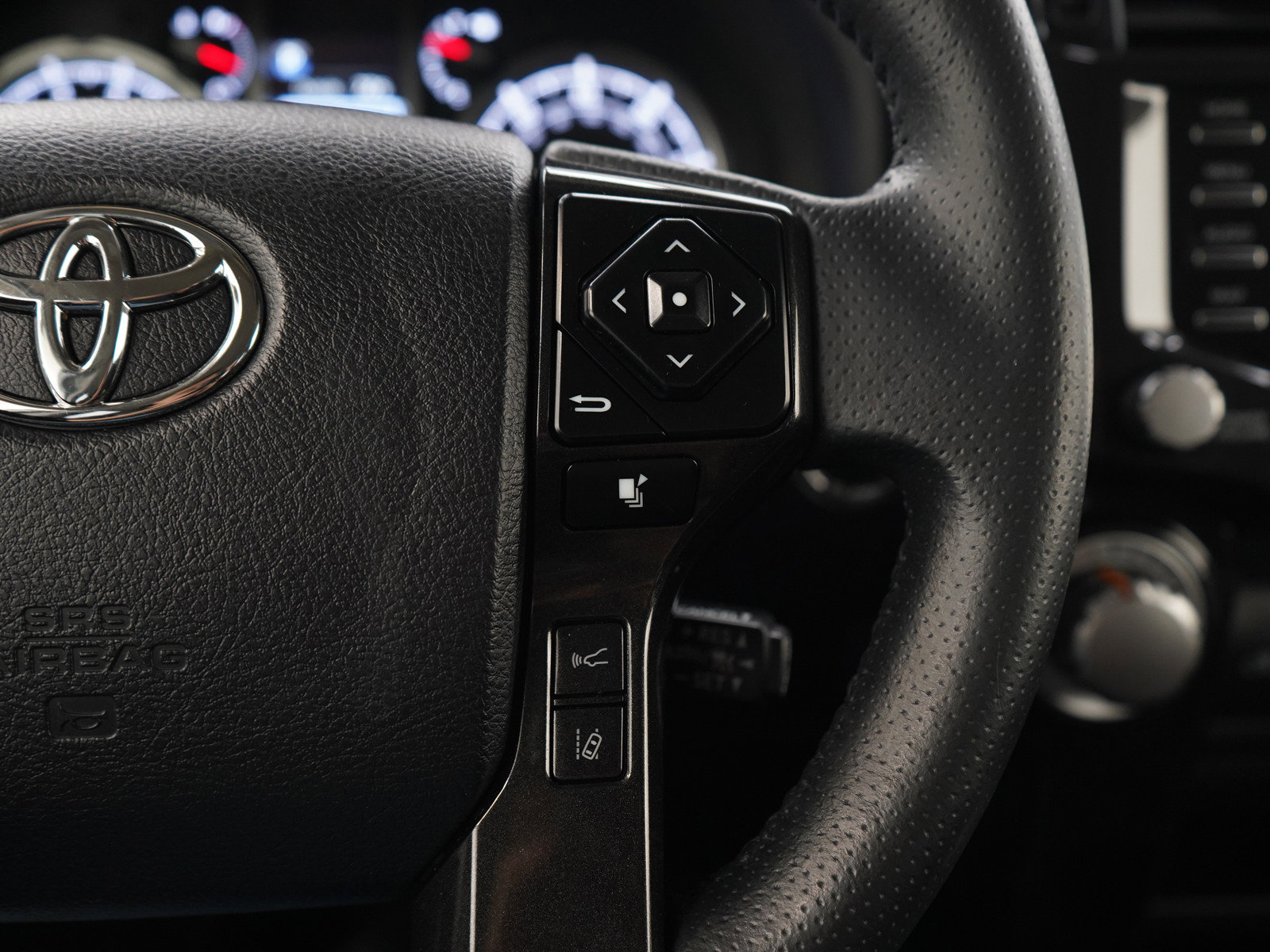 Used 2024 Toyota 4Runner TRD Off-Road AWD/4WD image 27