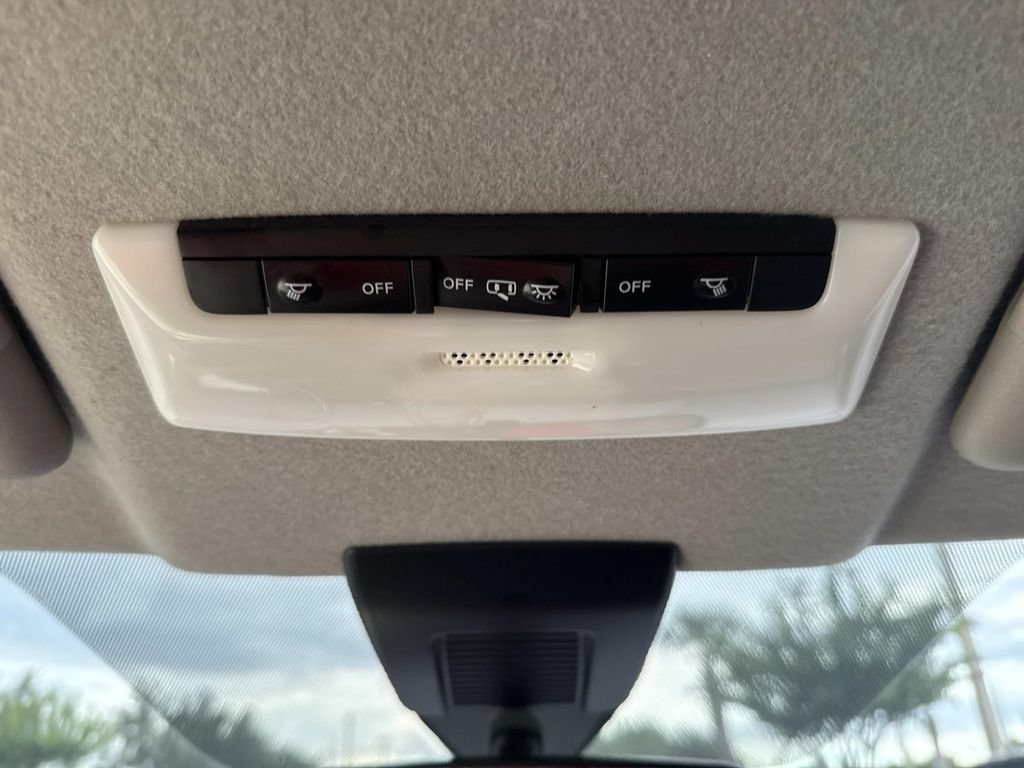 Used 2022 Nissan Kicks SV FWD image 41