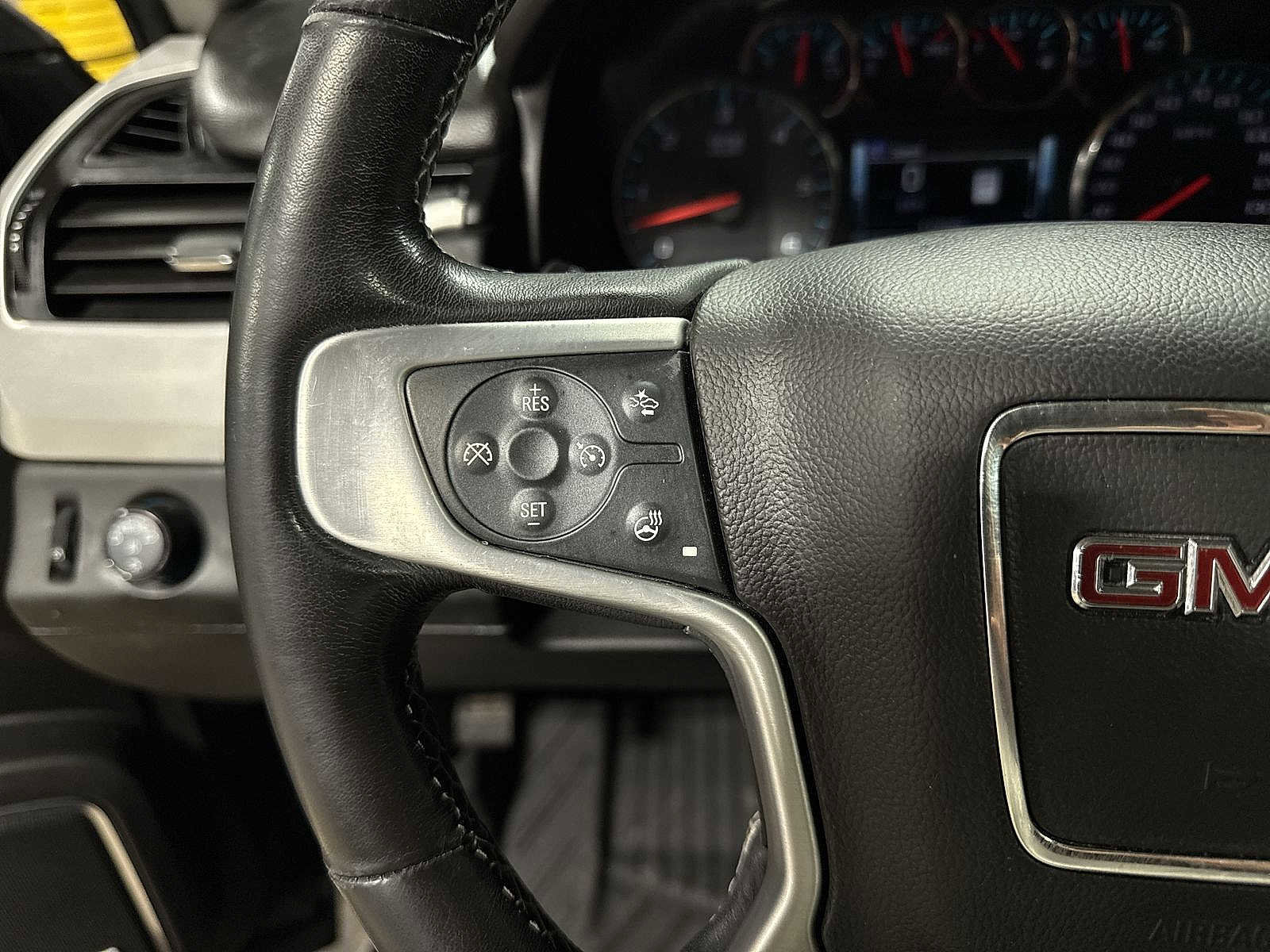 Used 2020 GMC Yukon XL SLT w/ Premium Edition image 36