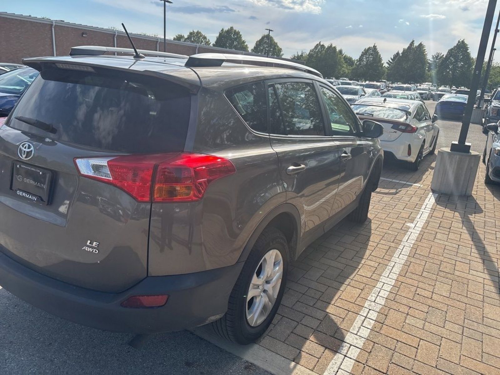 Used 2015 Toyota RAV4 LE AWD/4WD image 11