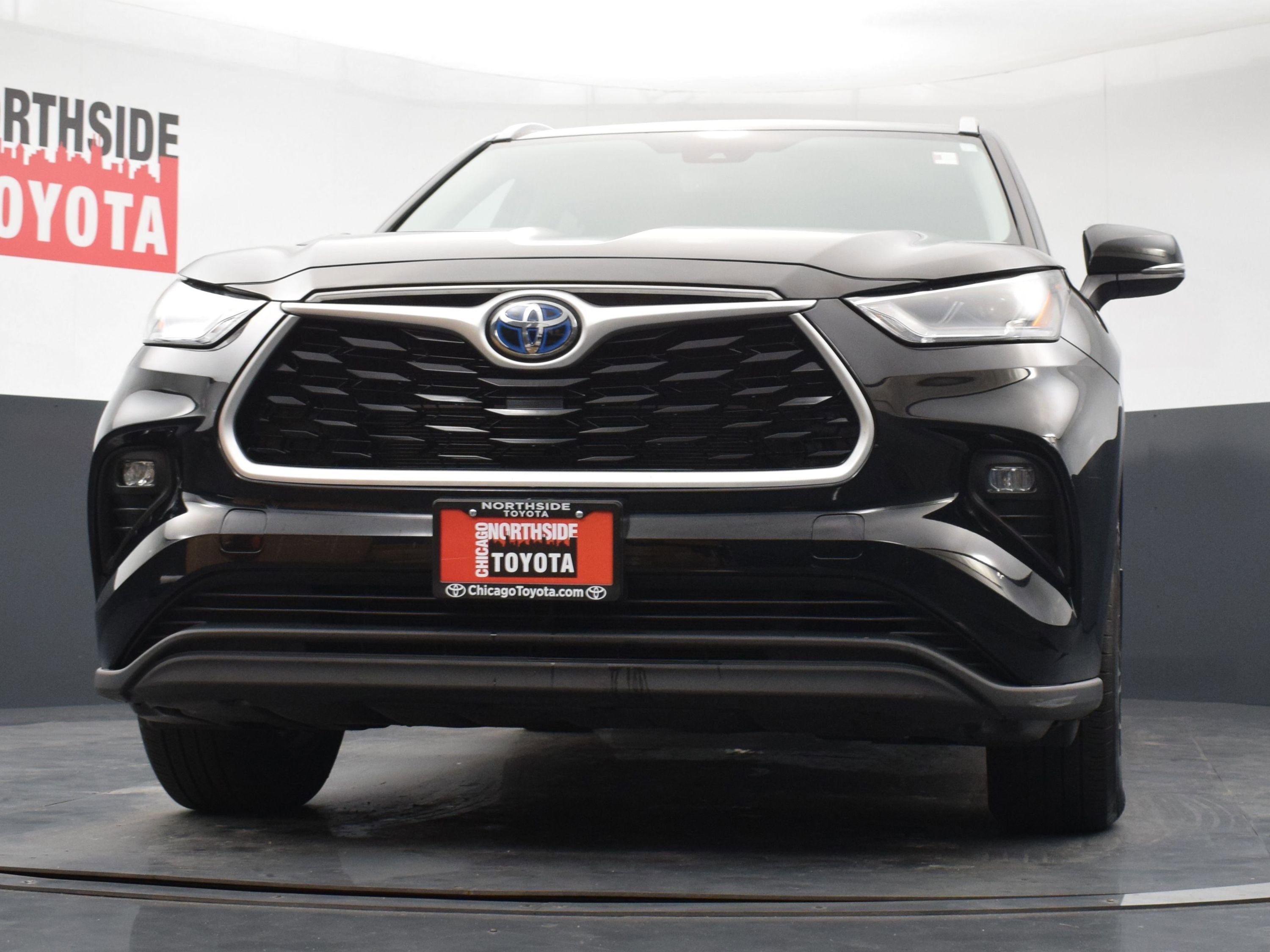 Used 2022 Toyota Highlander XLE AWD/4WD image 35