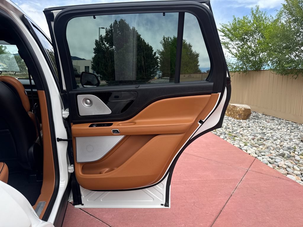 Certified 2023 Lincoln Aviator Black Label w/ Dynamic Handling Package AWD/4WD image 26