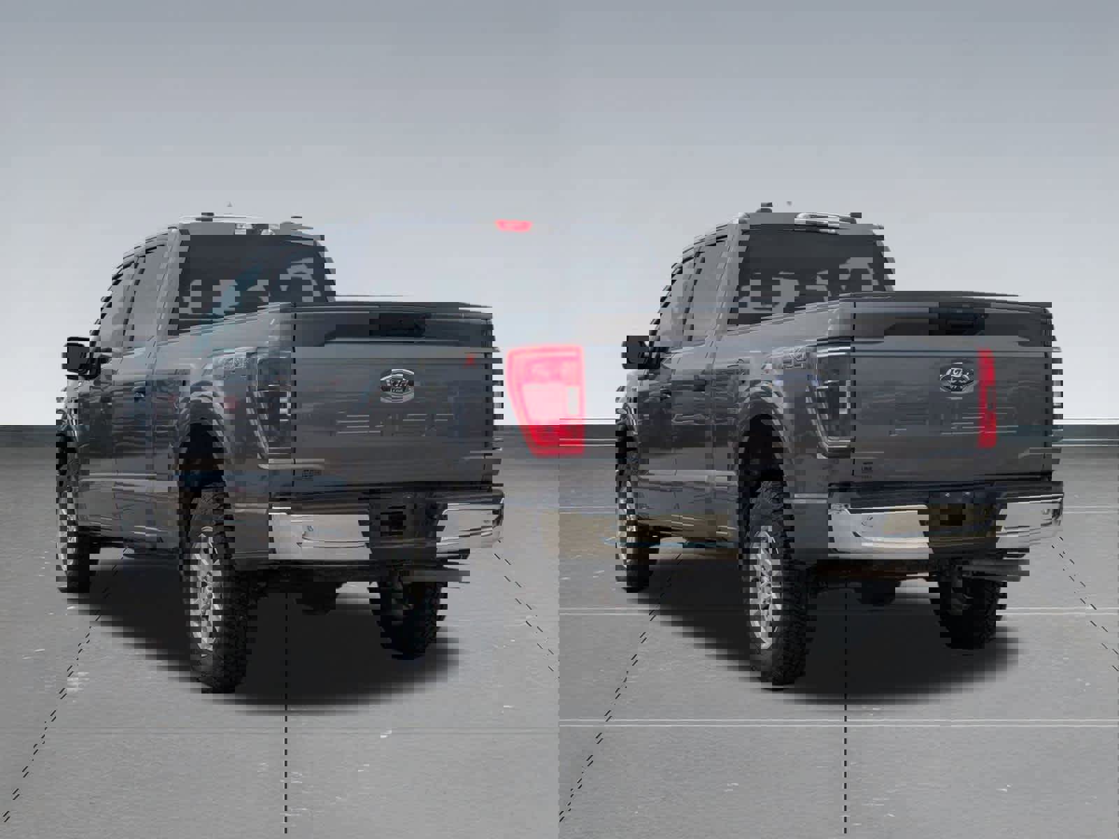 Used 2022 Ford F150 XLT w/ Trailer Tow Package image 4