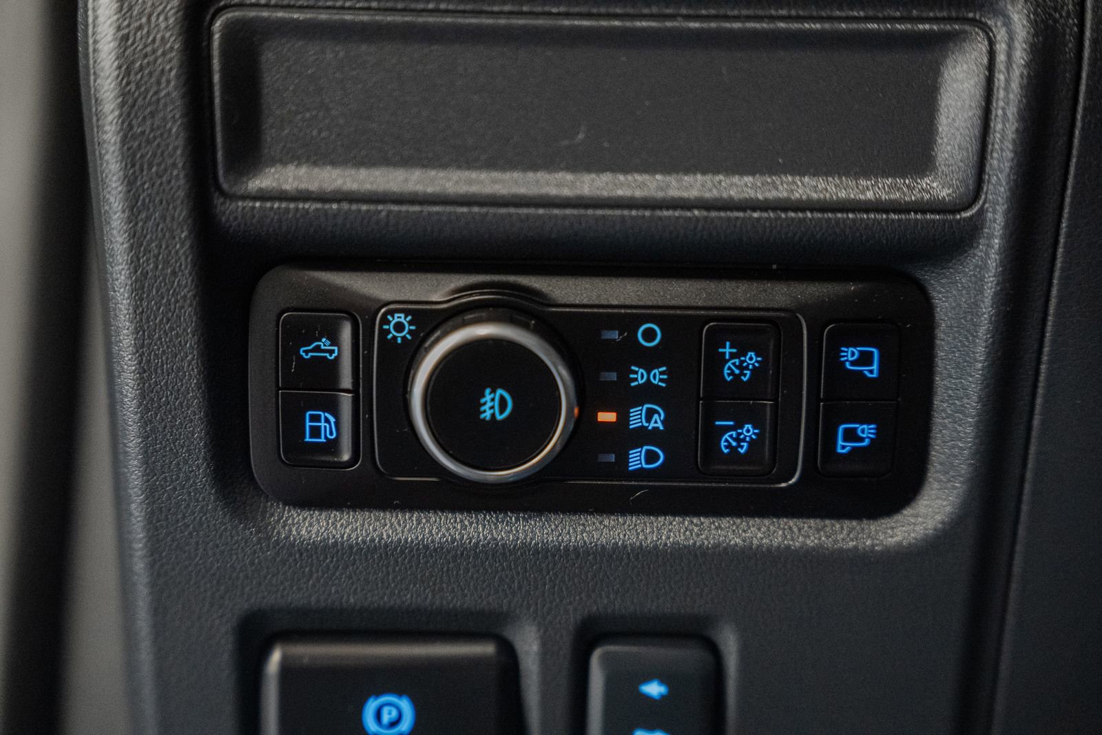 Certified 2025 Ford F150 Lariat w/ Equipment Group 502A High image 51