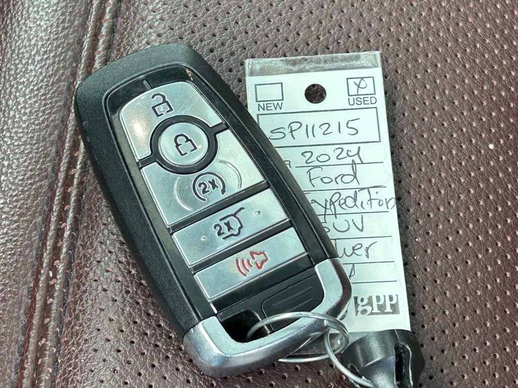 Used 2024 Ford Expedition Max Limited image 55