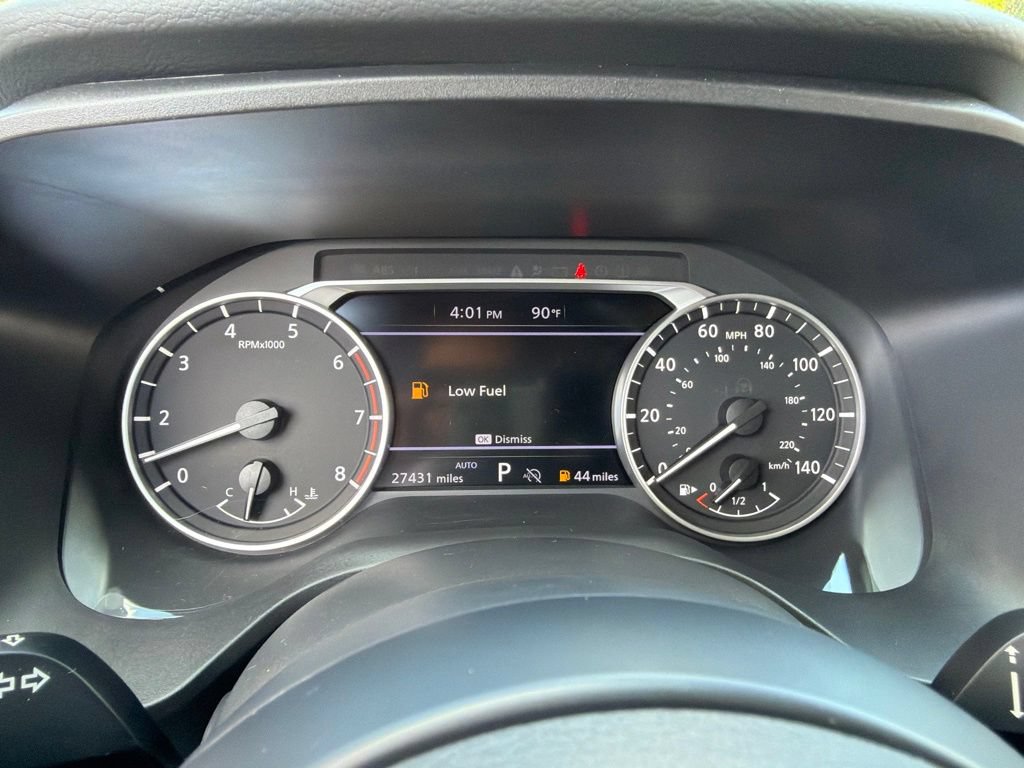 Used 2024 Nissan Rogue S AWD/4WD image 9