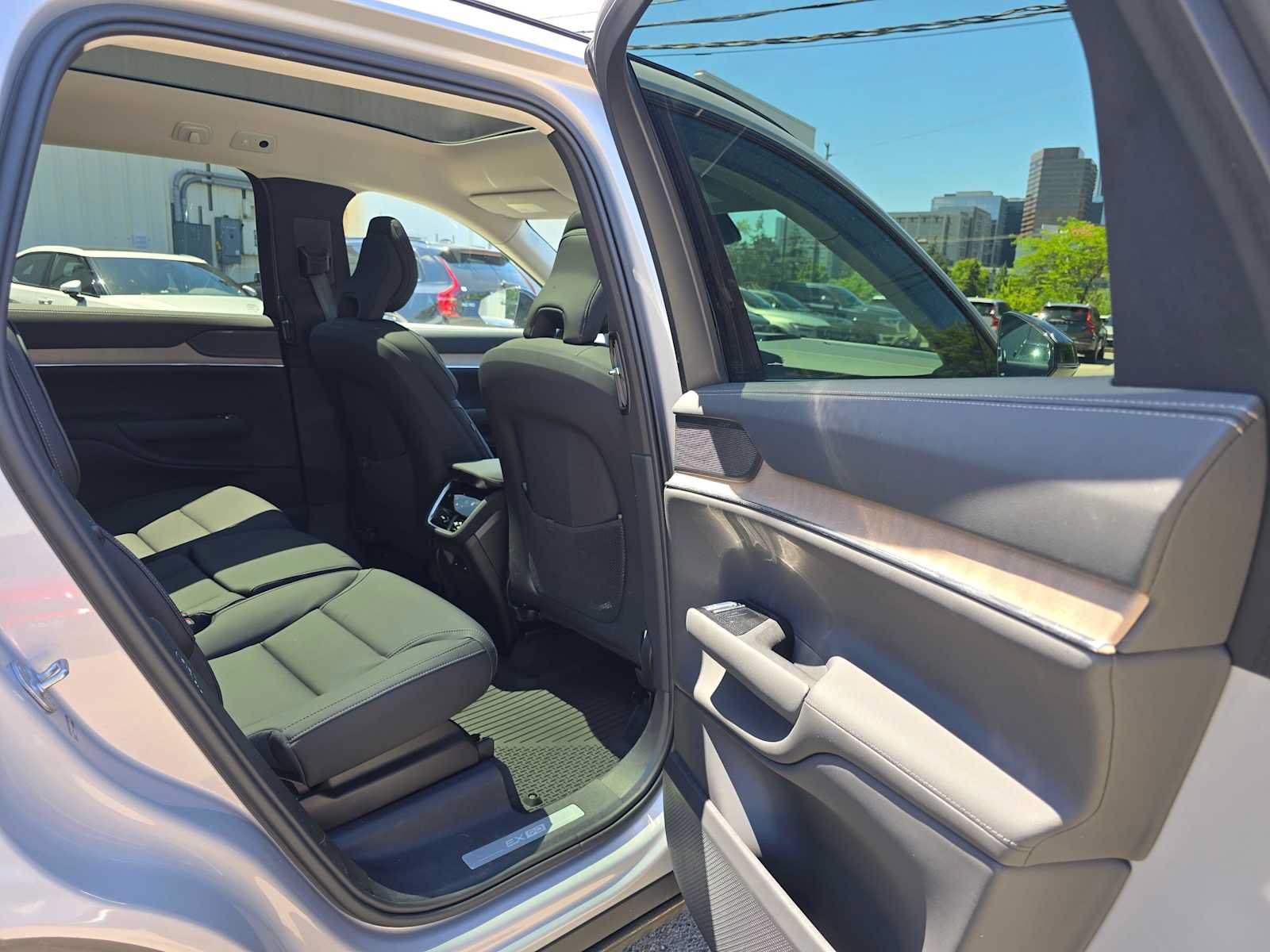 Used 2025 Volvo EX90 Plus AWD/4WD image 13