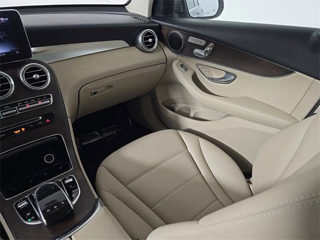 Used 2019 Mercedes-Benz GLC 300 4MATIC image 24