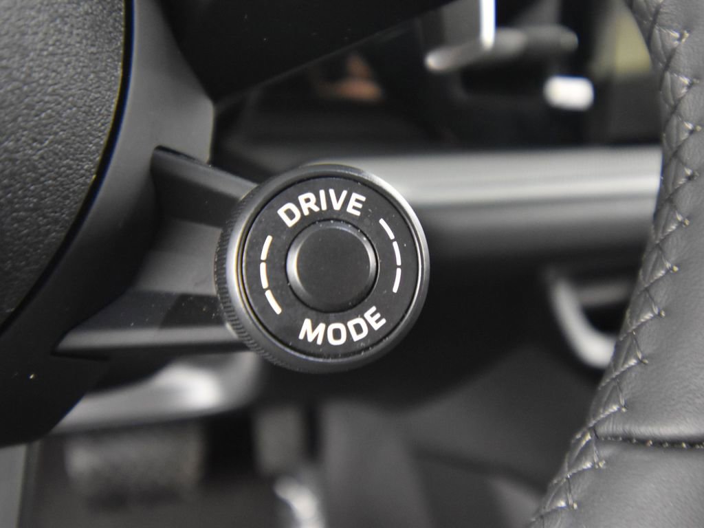 Used 2024 Porsche Cayenne Coupe image 26