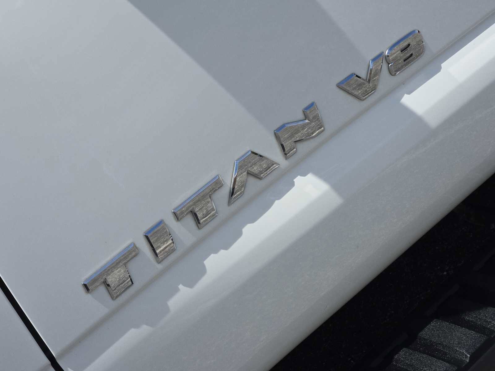 Used 2018 Nissan Titan SV w/ SV Convenience Package RWD image 10