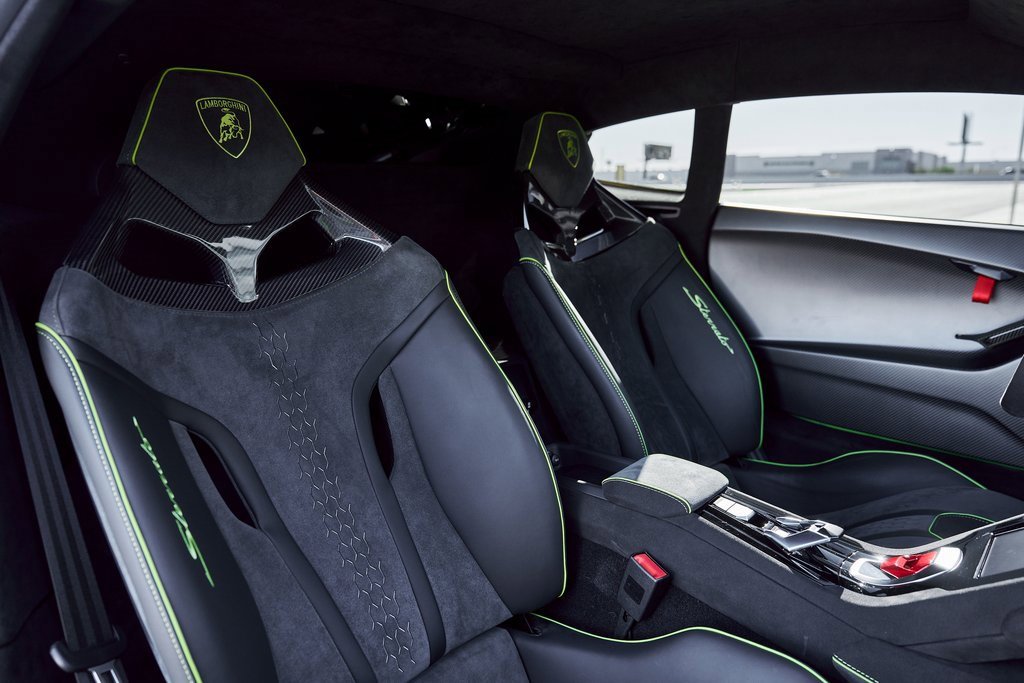 Used 2024 Lamborghini Huracan Sterrato image 48