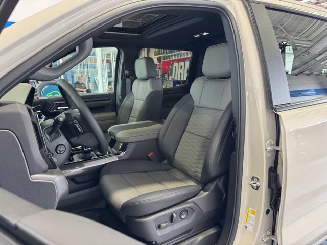 New 2026 Chevrolet Silverado 1500 ZR2 w/ Dark Appearance Package AWD/4WD image 26