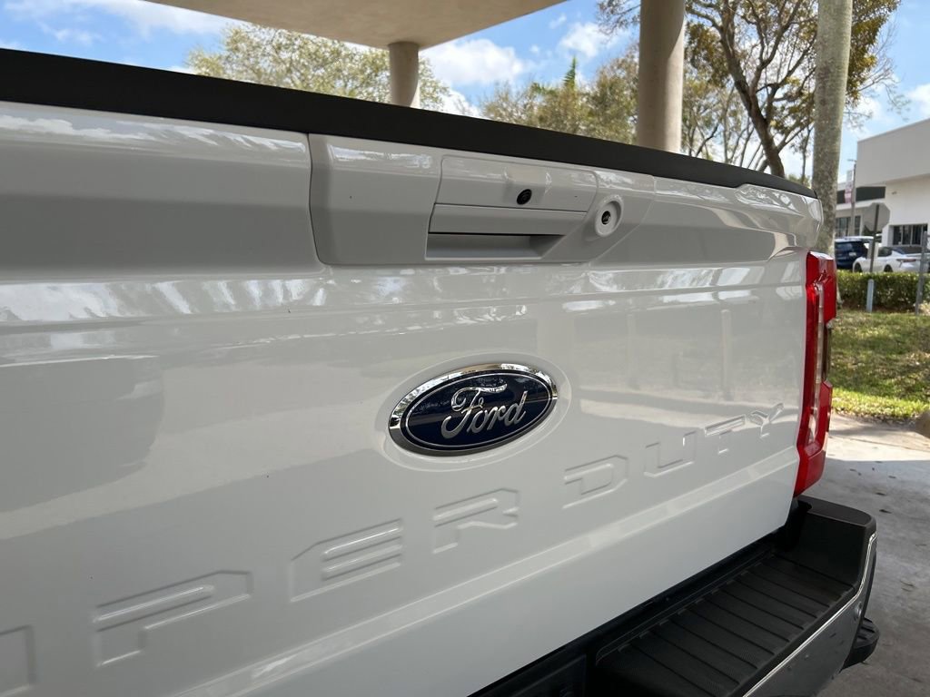 Used 2025 Ford F350 Lariat image 21