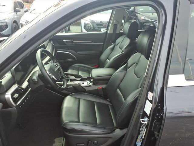 Used 2025 Kia Telluride S image 26