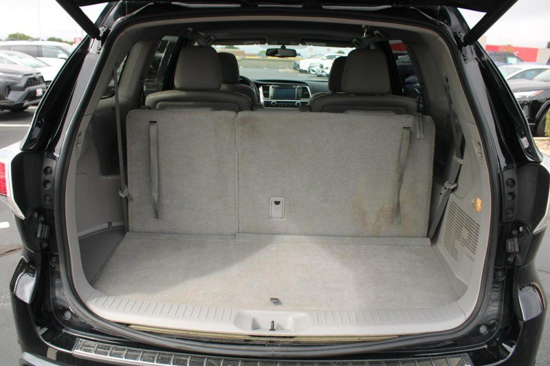 Used 2015 Toyota Highlander Limited image 7