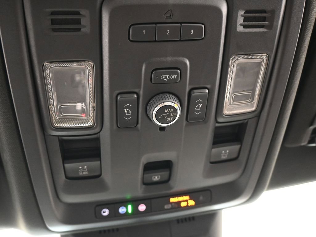 Used 2023 Cadillac Escalade Premium Luxury image 28