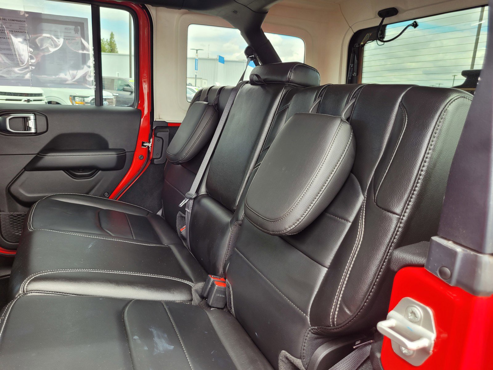 Used 2023 Jeep Wrangler Unlimited Sahara AWD/4WD image 12