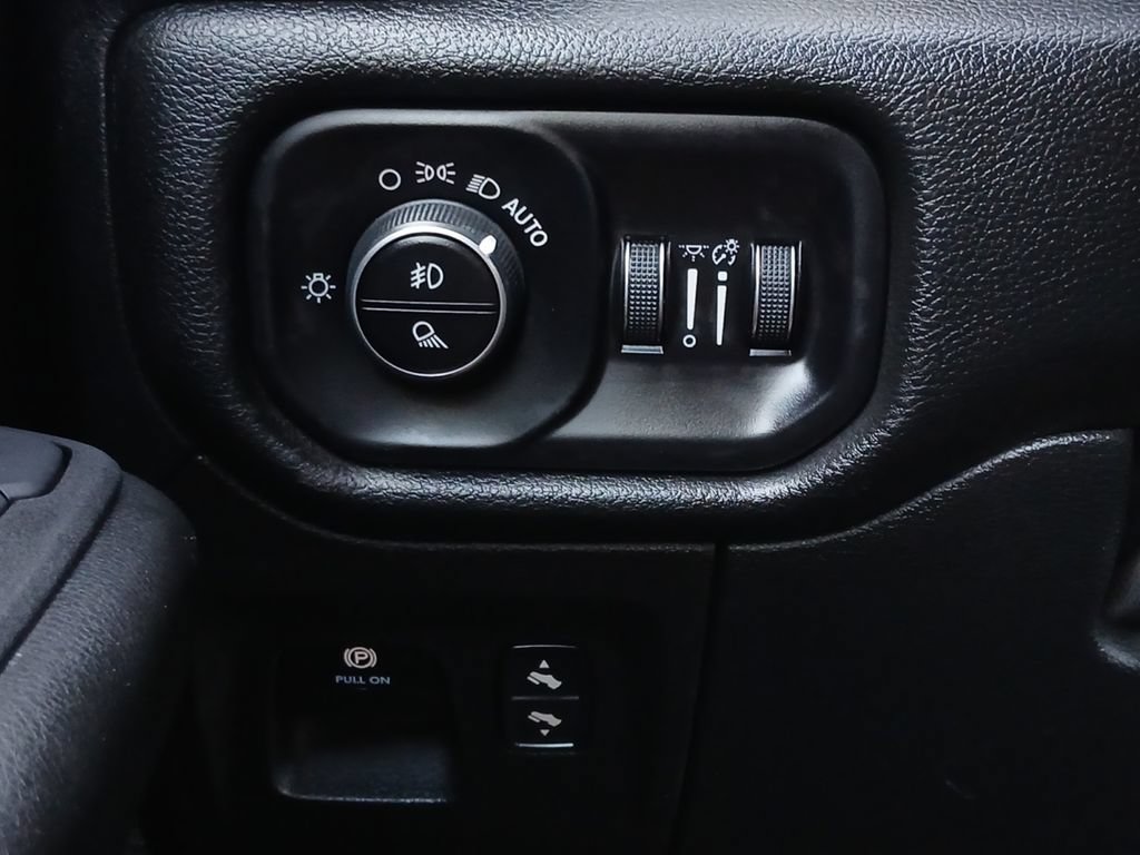 Used 2025 RAM 1500 Big Horn AWD/4WD image 12