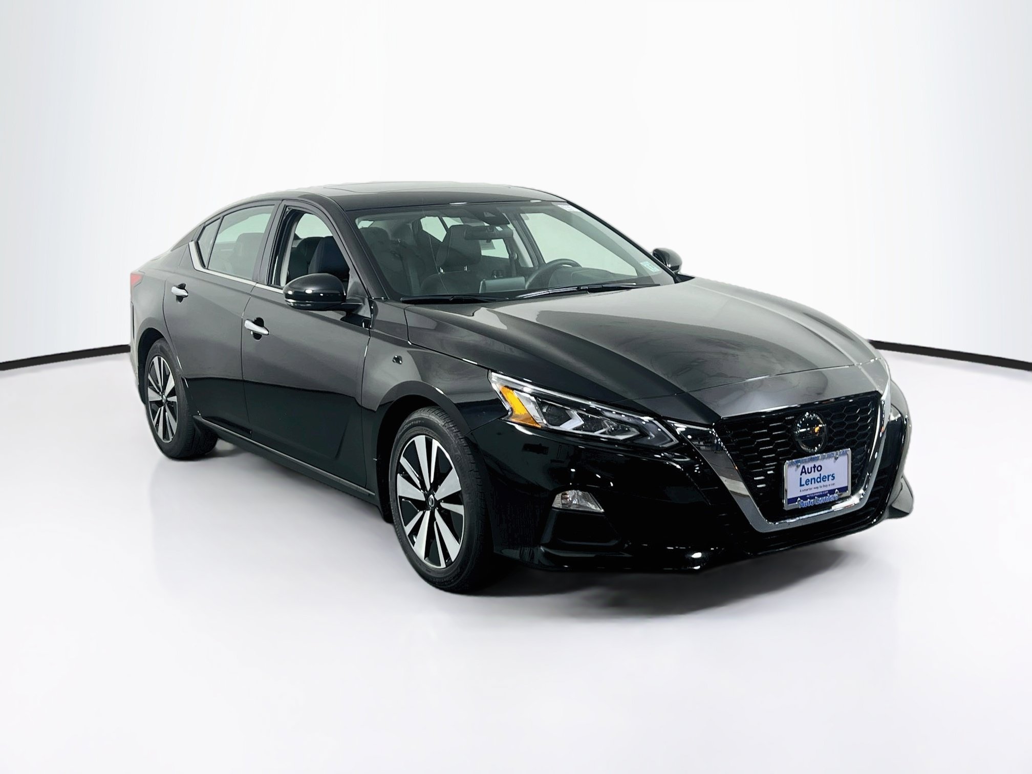Used 2022 Nissan Altima 2.5 SV w/ SV Premium Package FWD image 3