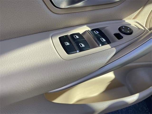 Used 2016 BMW 320i Sedan image 13