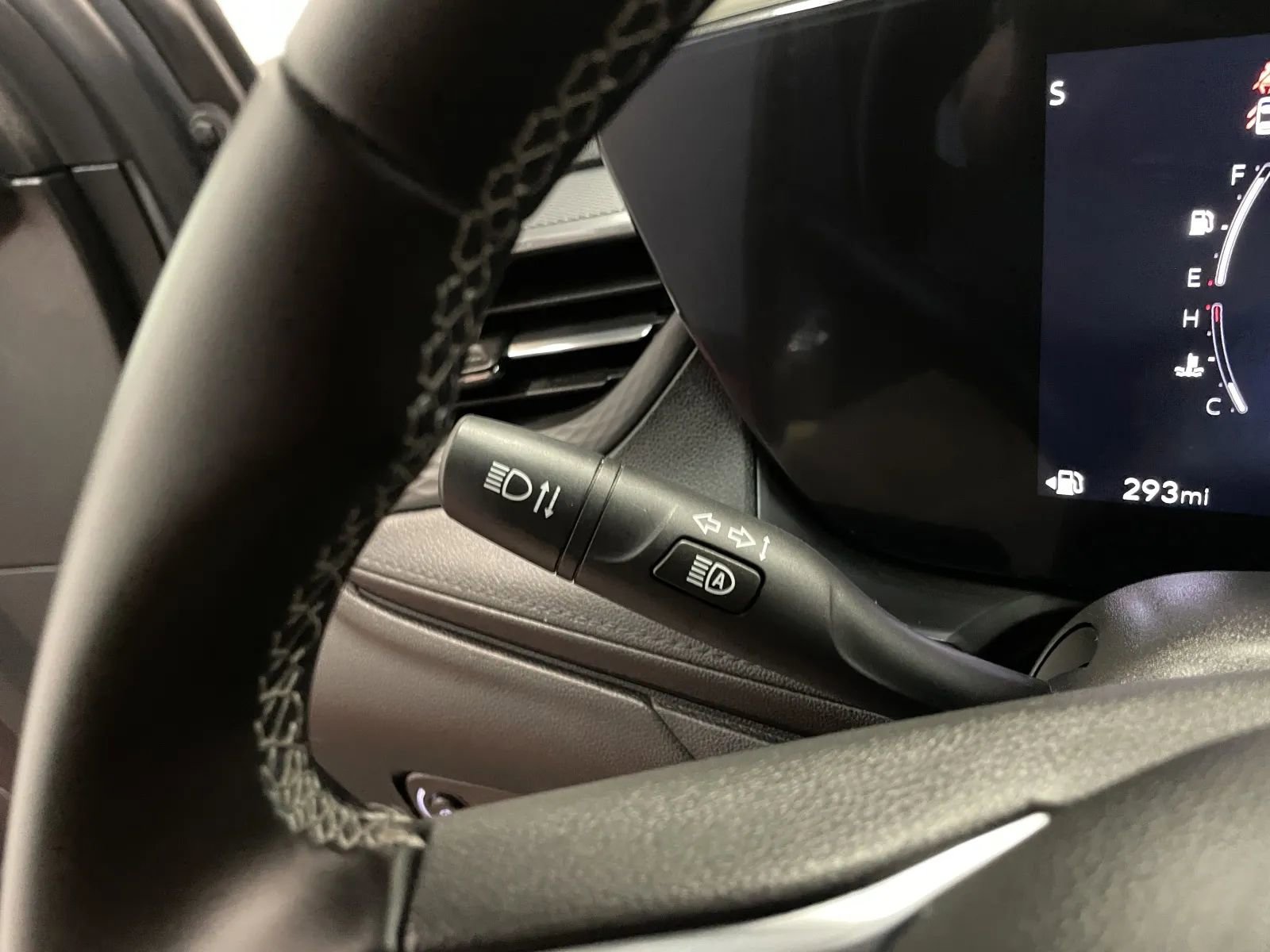 Used 2025 Buick Encore GX Preferred image 21